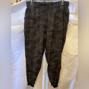 Lululemon Camo Joggers Size 14 Worn Once Hard-to-Find